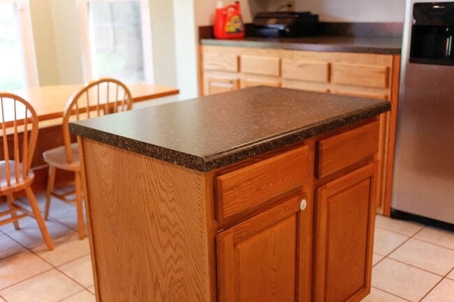 Building Photo - Modern Comfort in a Peaceful Setting – 4BR...