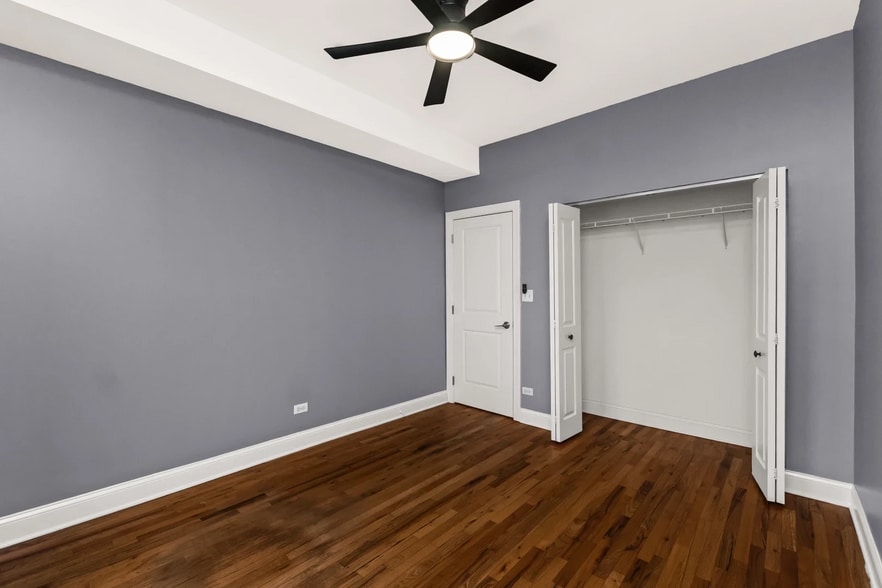 Building Photo - 1323 W Lawrence Ave