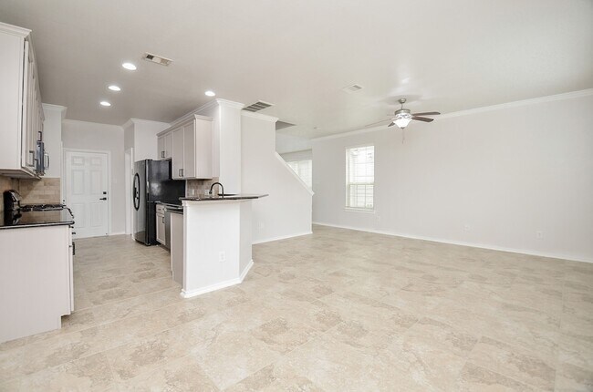 Building Photo - 6458 Calgary Woods Ln