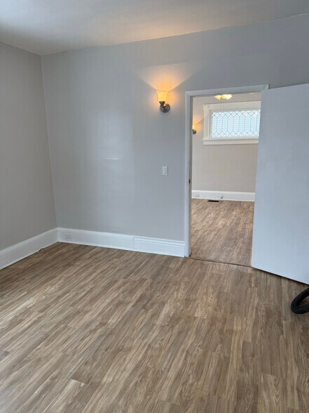 Building Photo - 505 6th St NE