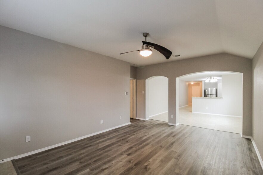 Building Photo - 2484 French St