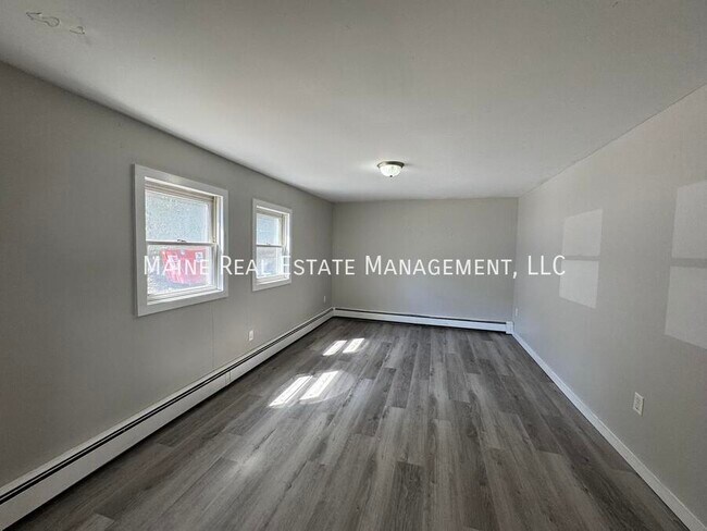 Building Photo - 206 Maine Ave