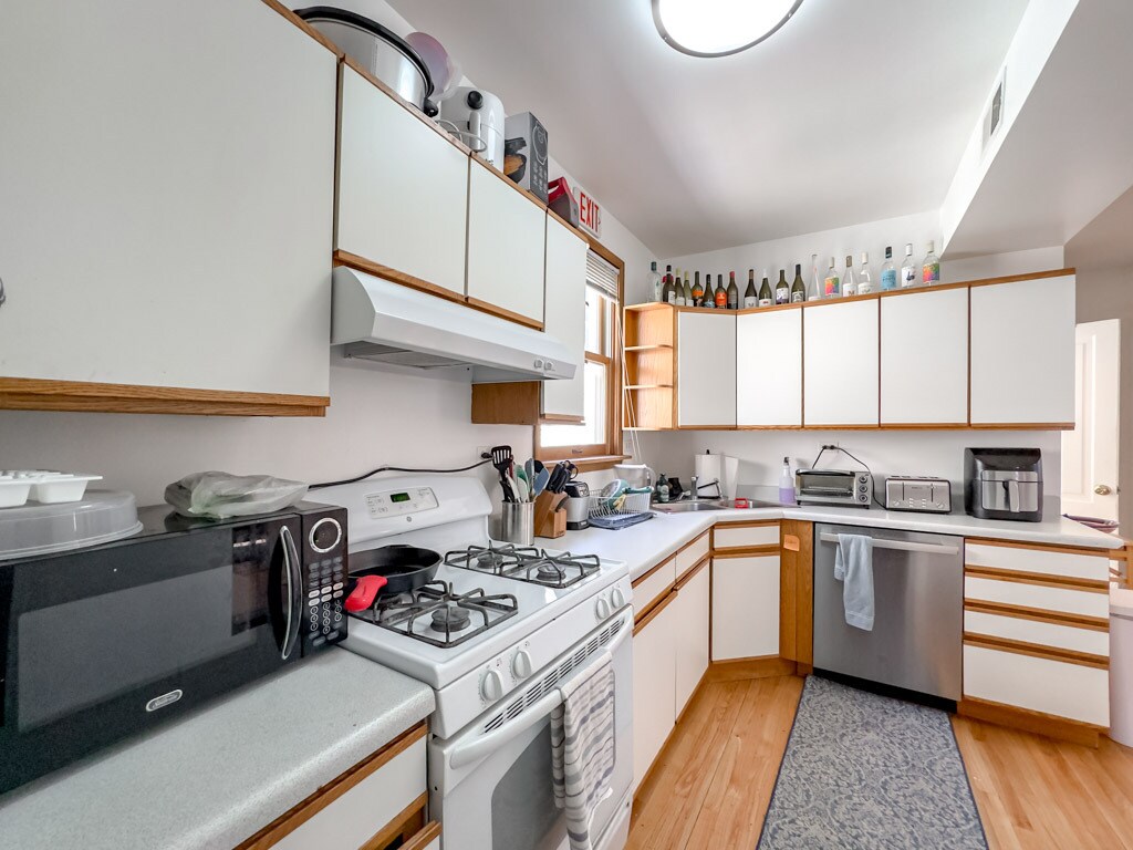 Building Photo - 1414 W Henderson St