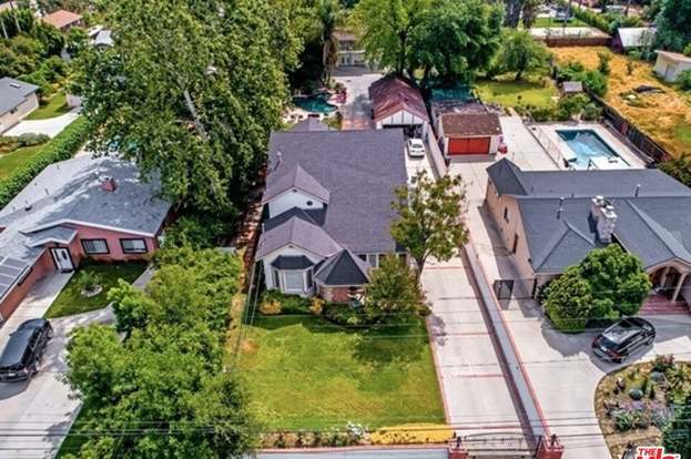 Building Photo - 6124 Corbin Ave
