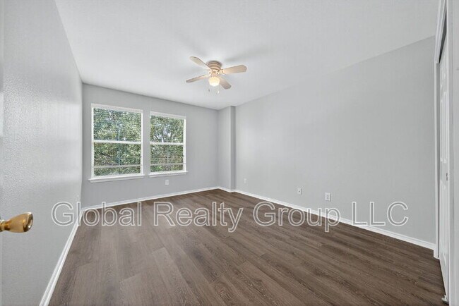 Building Photo - 10411 Artesia Wells