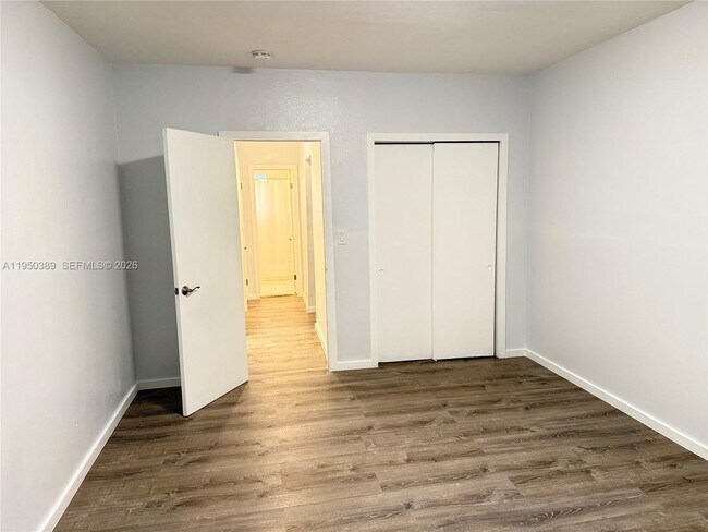 Building Photo - 145 S Shore Dr