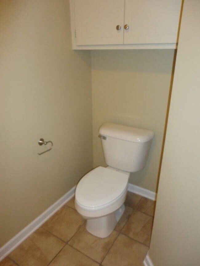 Building Photo - 138 Jasmine Cir