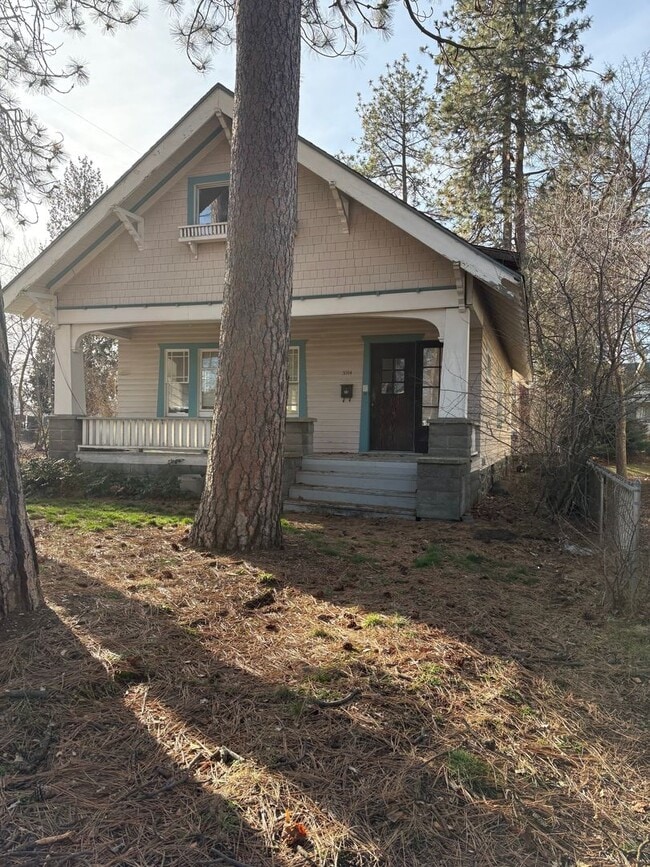 Building Photo - Charming Updated South Hill 4 Bedroom 1 Bath Home
