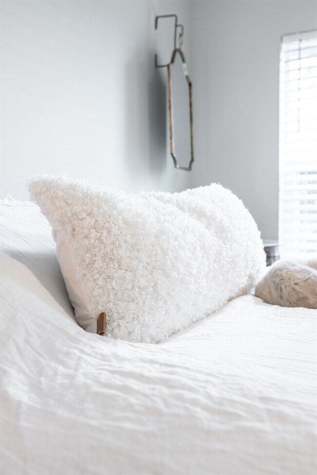 Building Photo - 624 E 32nd St