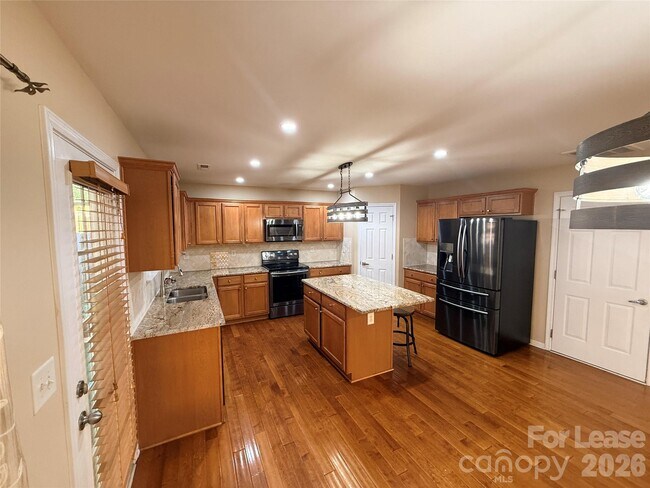 Building Photo - 5219 Sunriver Rd