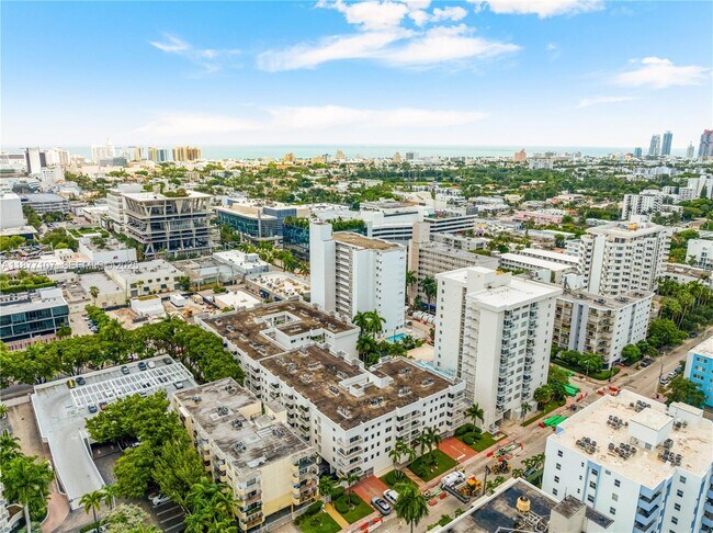 Building Photo - 1665 Bay Rd