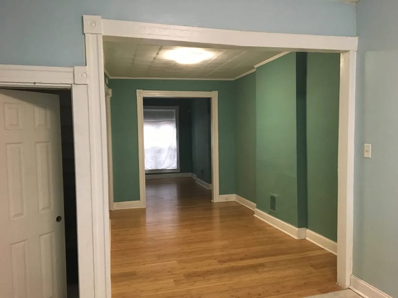 Building Photo - 614 Ashburton St