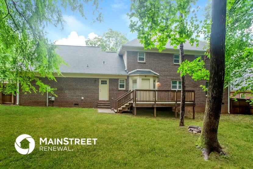 Building Photo - 6806 Van De Rohe Dr