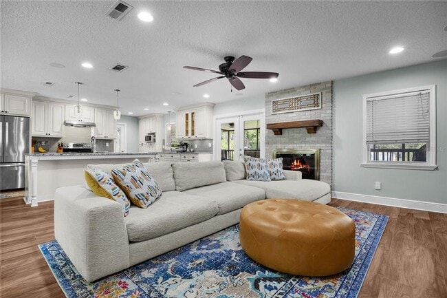 Building Photo - 2026 NW 19th Ln