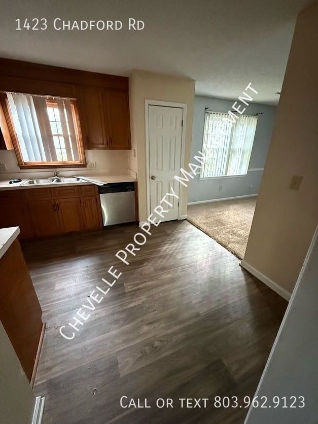 Building Photo - 1423 Chadford Rd