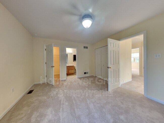 Building Photo - 301 Fairfax Dr