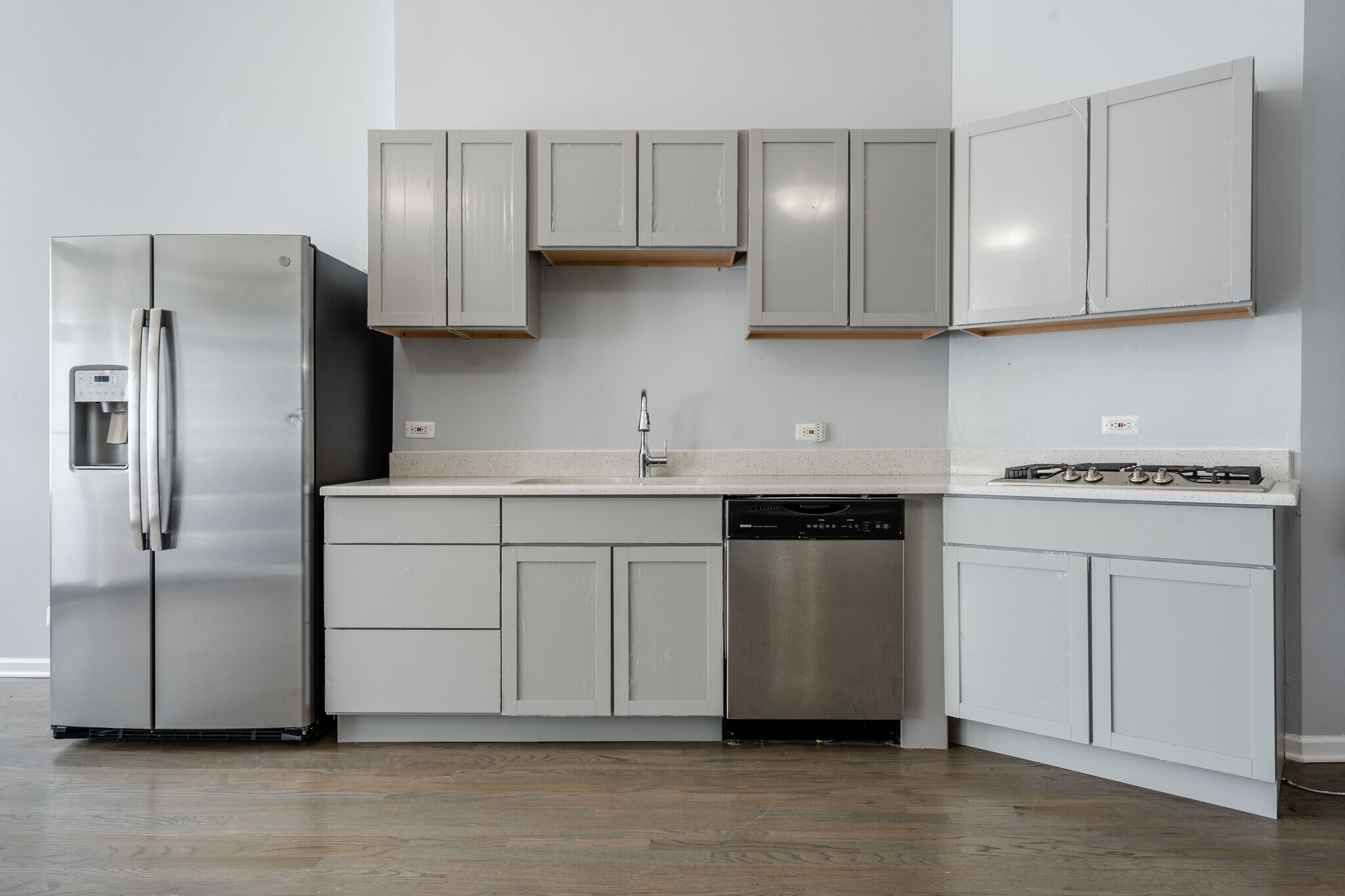 Building Photo - 1876 N Hoyne Ave