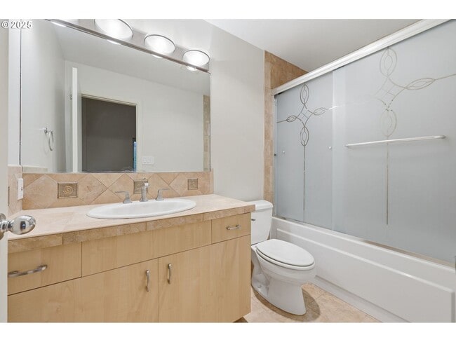 Building Photo - Rare 2 Bed 2 Bath + Loft Quintet Condo with Resort-Style Living in Portland’s West Hills