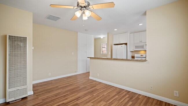 Building Photo - 124-126 4th Street Duplex