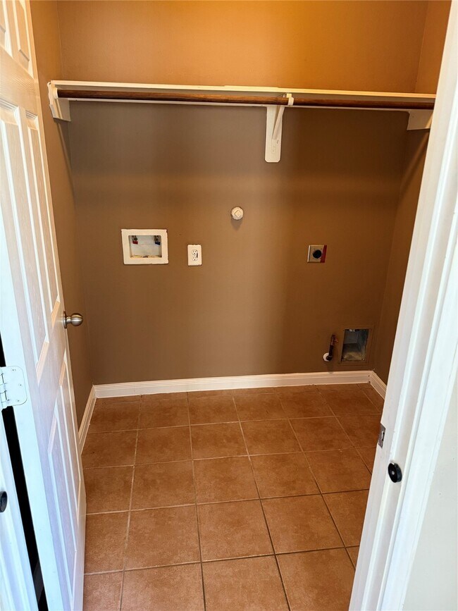 Building Photo - 30606 Woodson Trace Dr