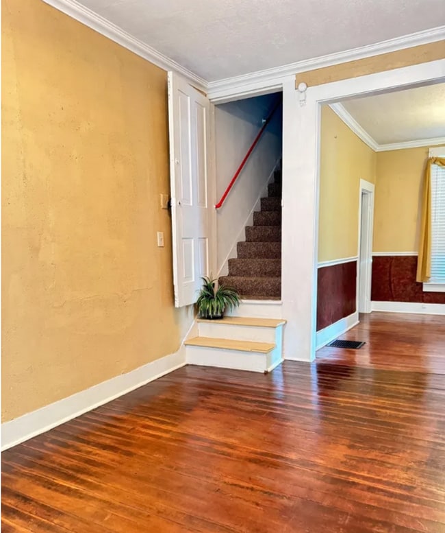 Building Photo - 2 Bedroom Single Family Home - 3 MONTH LEA...