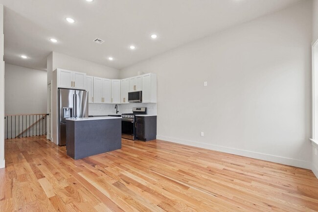 Building Photo - 150 West Side Ave