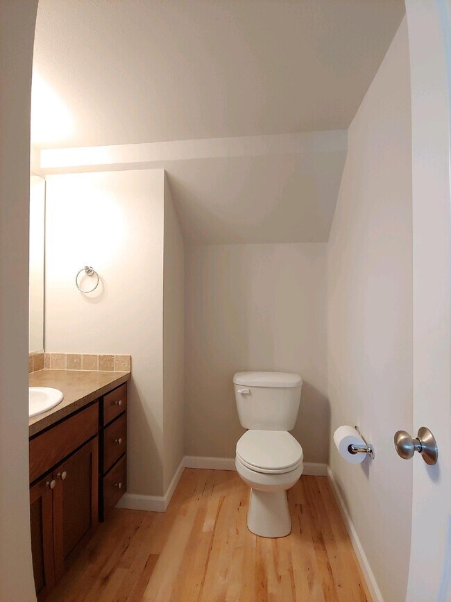 Building Photo - 1826 N Meyers Rd