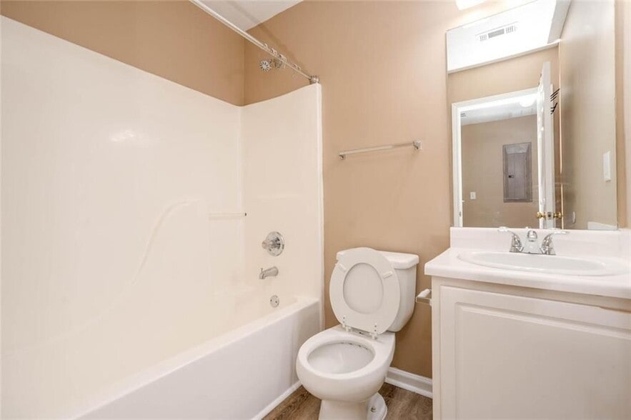 Building Photo - 102 Timber Ridge Dr
