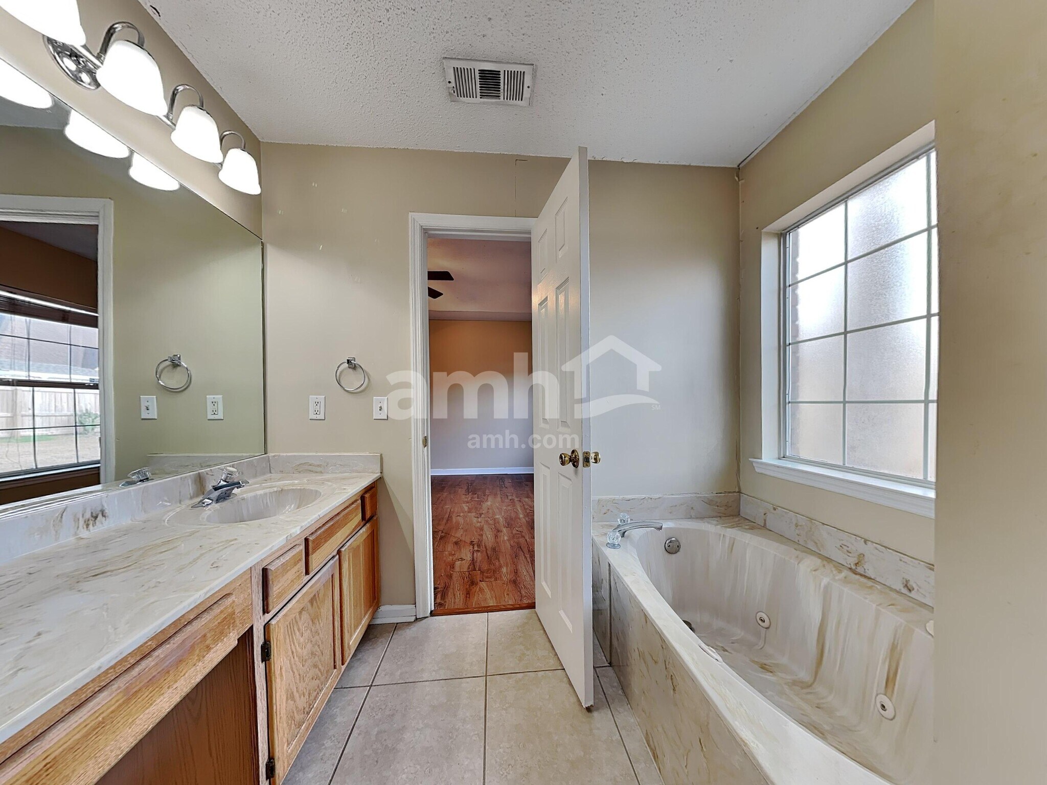 Building Photo - 3 Mallorys Ct