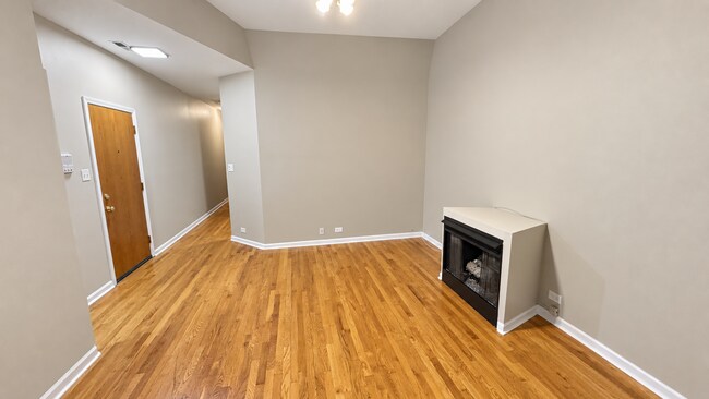 Building Photo - 4712 S St Lawrence Ave