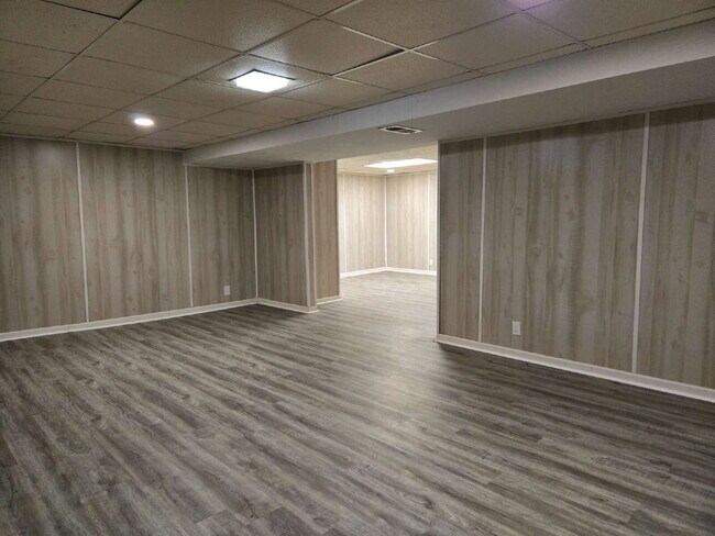 Building Photo - The Good Life — Over 2,200 Sq Ft with Finished Basement & Sunroom