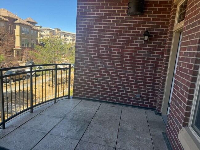 Building Photo - "2-Bed, 2-Bath Condo in The Vallagio – Your Perfect Retreat!"