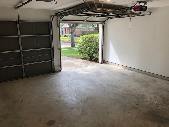 Building Photo - 4610 Plantation Creek Dr