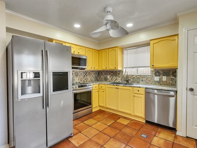 Building Photo - 22538 Market Square Ln