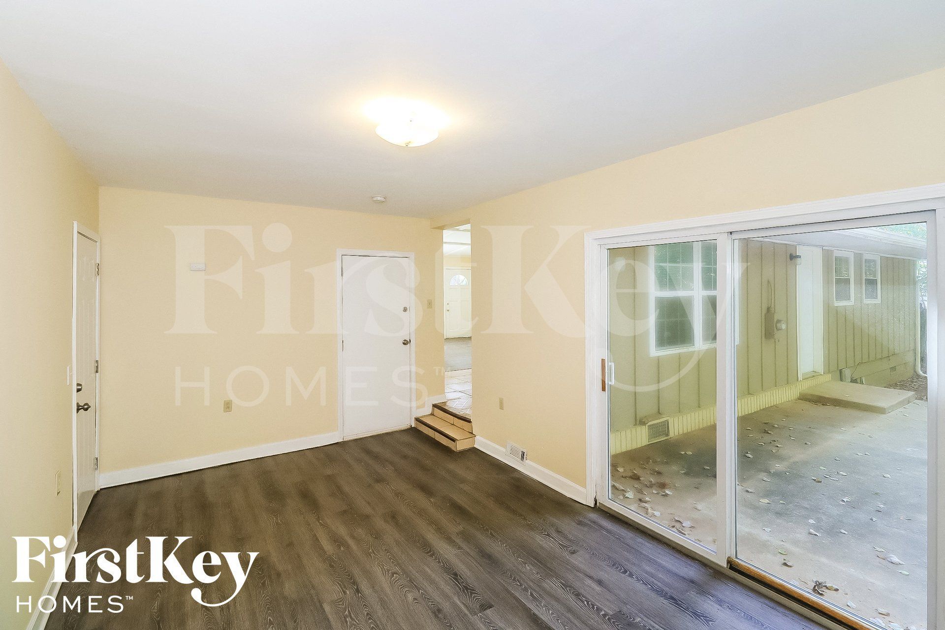 Building Photo - 2450 Rolling View Dr