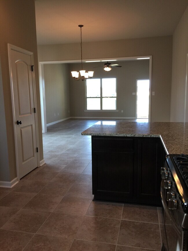 Building Photo - New Lake Front Home in Magnolia Lakes off Burbank Near Staring