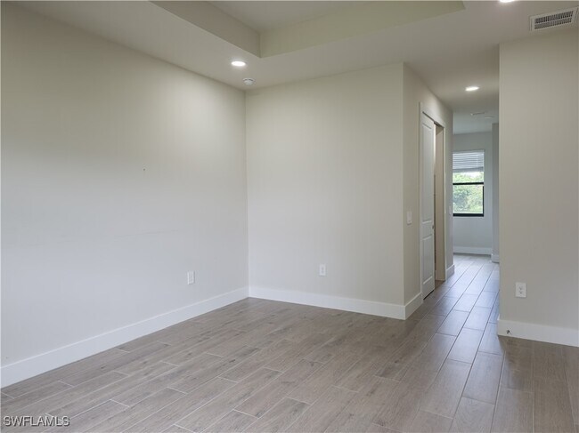 Building Photo - 6144 Higgins Ave