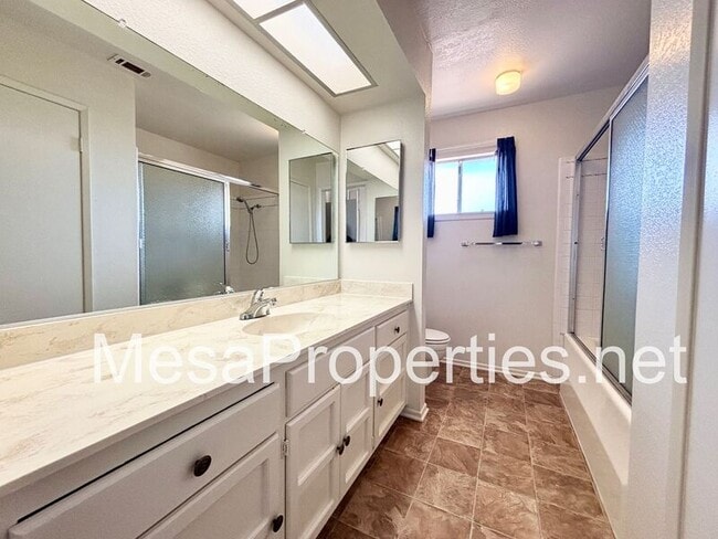 Building Photo - 13185 Rolling Ridge Dr