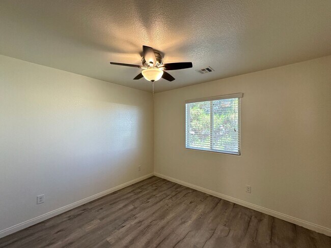 Building Photo - Madison Cove
