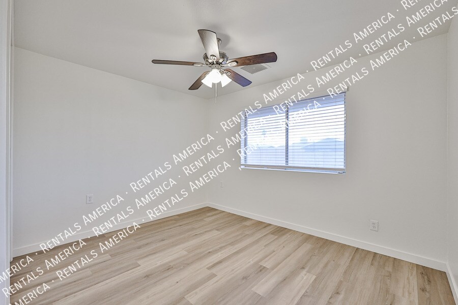 Building Photo - 12450 N Augusta Dr