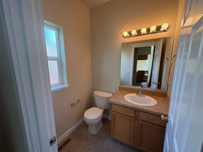 Building Photo - 2509-2509 SW Cascade Mountain Ln