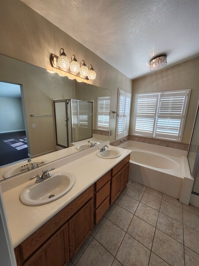 Building Photo - Beautiful two-story home located in the he...