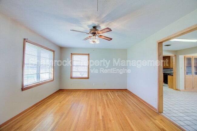 Building Photo - 315 Estates Dr