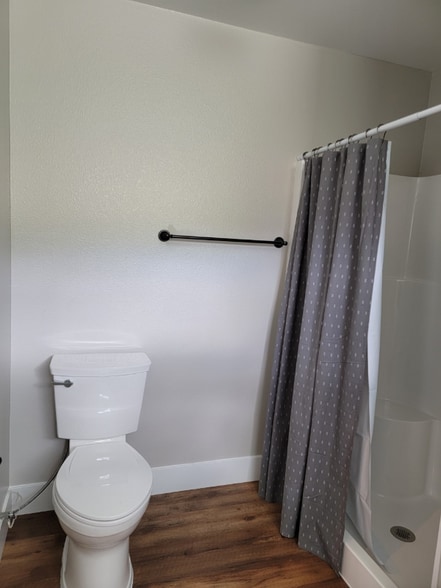 Building Photo - 100 Lavista Dr