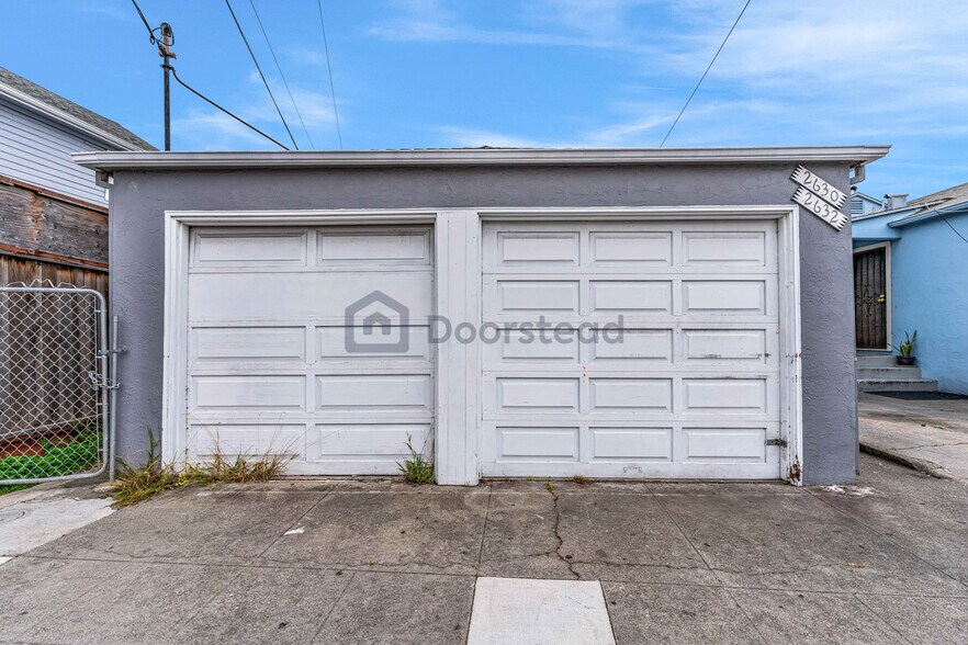 Building Photo - 2632 38th Ave