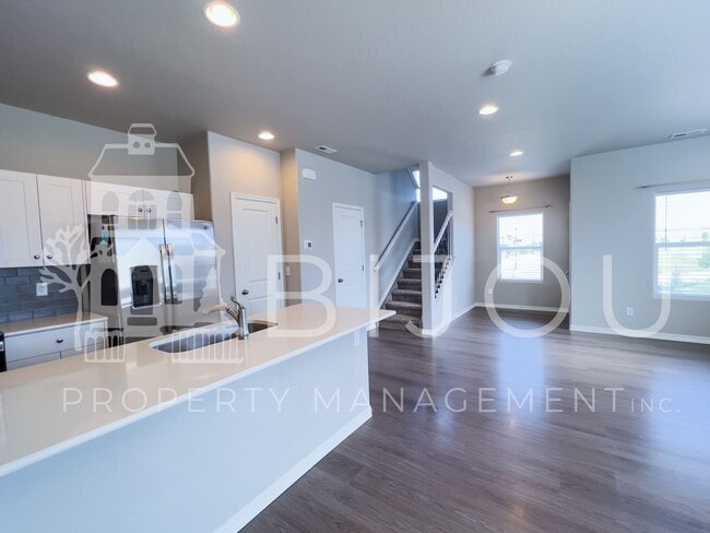 Building Photo - Beautiful Townhome across from Cumbre Vist...