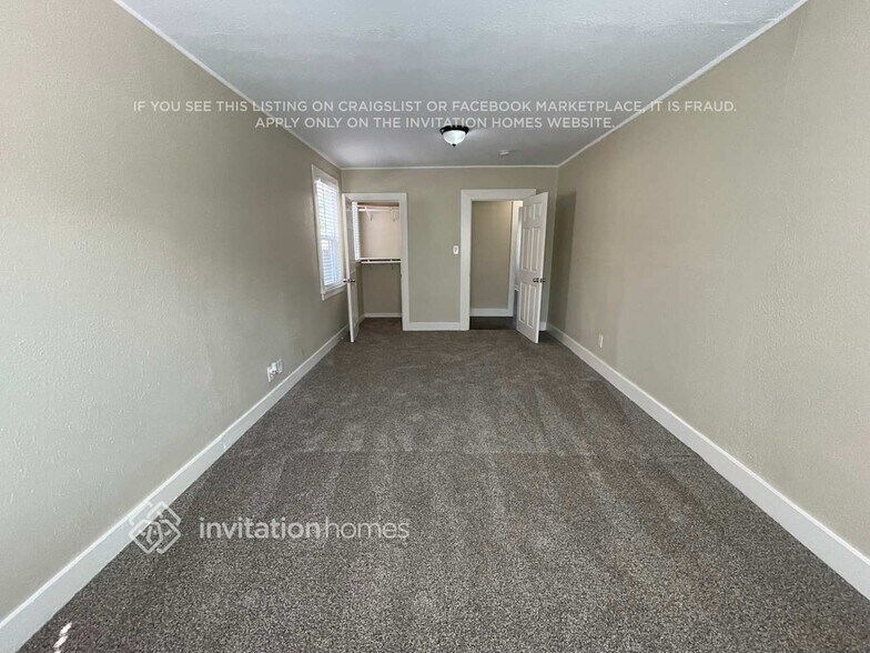 Building Photo - 2627 S Dunsmuir Ave