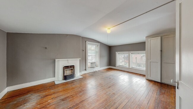 Building Photo - 1355 S Brook St