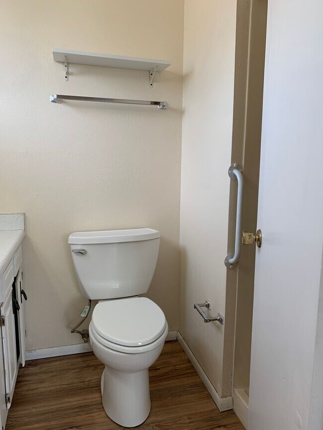 Building Photo - Lovely 2 Bedroom, 2 Bath Home Near Old Town! Available Now!