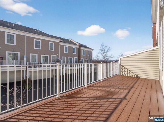 Building Photo - 23 Roosevelt Dr